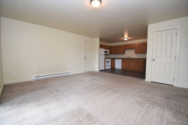 Building Photo - Centrally Located Second Floor 2b w/ Priva...