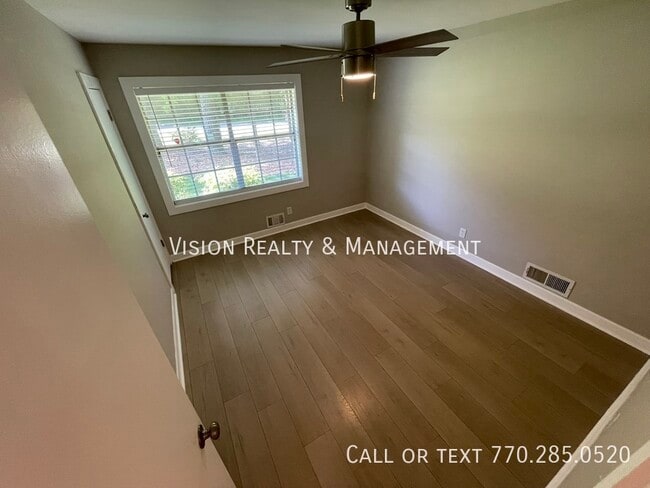 Building Photo - 4125 Flat Shoals Rd