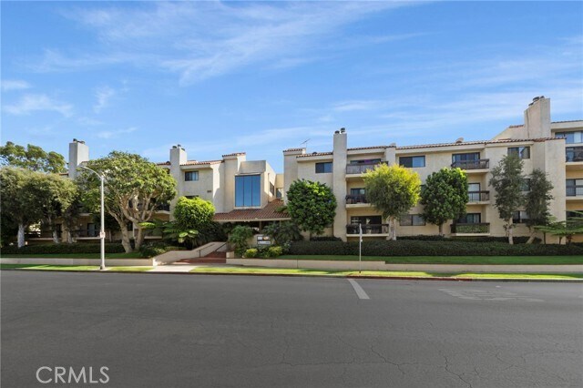 Building Photo - 8180 Manitoba St