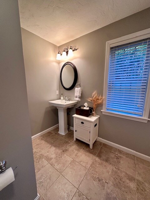 Building Photo - 150 Worcester St