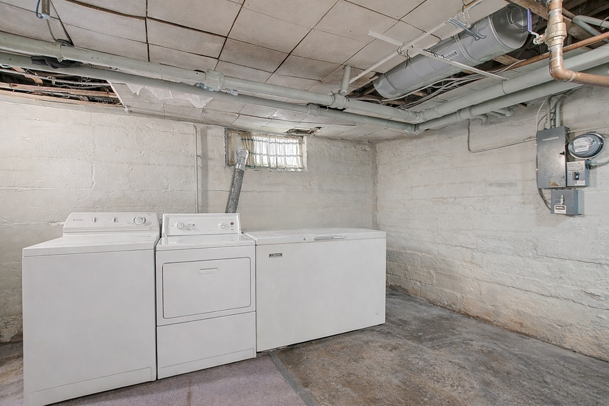 Building Photo - 1267 Hewitt Ave