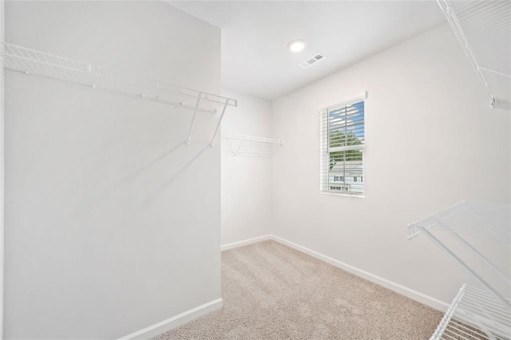 Building Photo - 283 White Cedar Dr