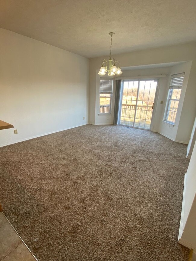 Building Photo - Beautiful 3 Bedroom, 2.5 Bathroom Condo
