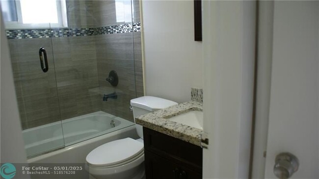 Building Photo - 6109 SW 30th St