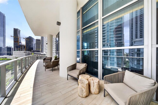 Building Photo - 1100 S Miami Ave