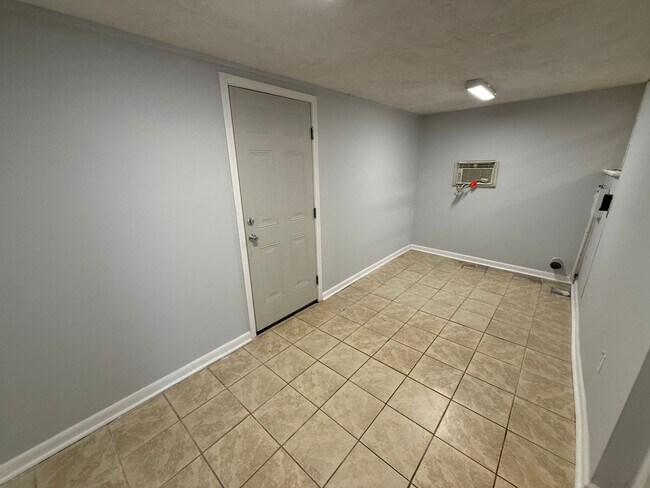 Building Photo - 1730 Azure Way