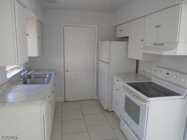 Building Photo - 2623 Linhart Ave