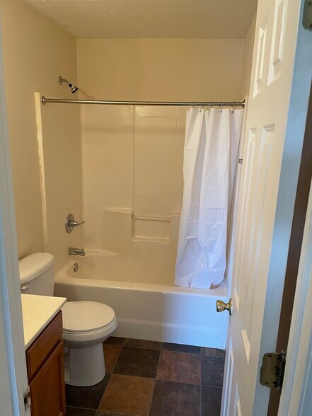BATHROOM - 807 W Mission Ave