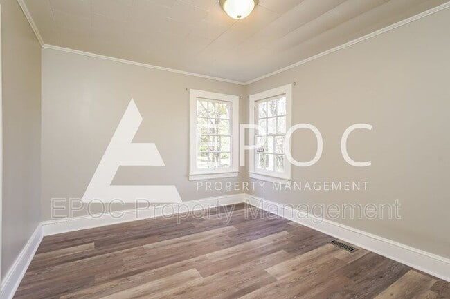Building Photo - 401 Courtland Terrace