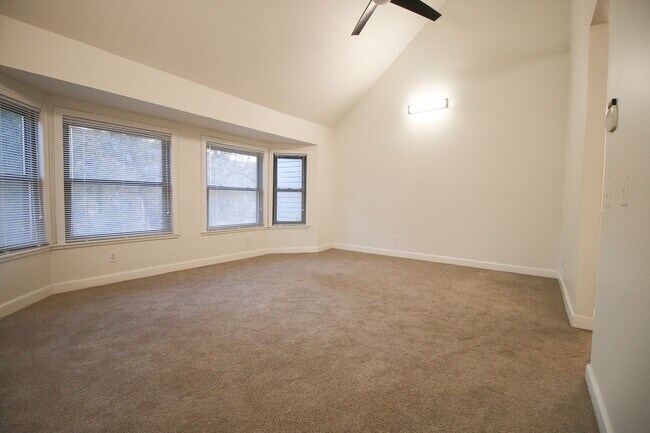 Building Photo - 1225 S Lawton Ave