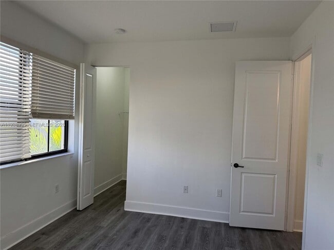 Building Photo - 3299 W 96 Pl