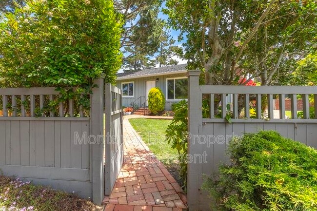 Building Photo - 2937 Lupin Ln