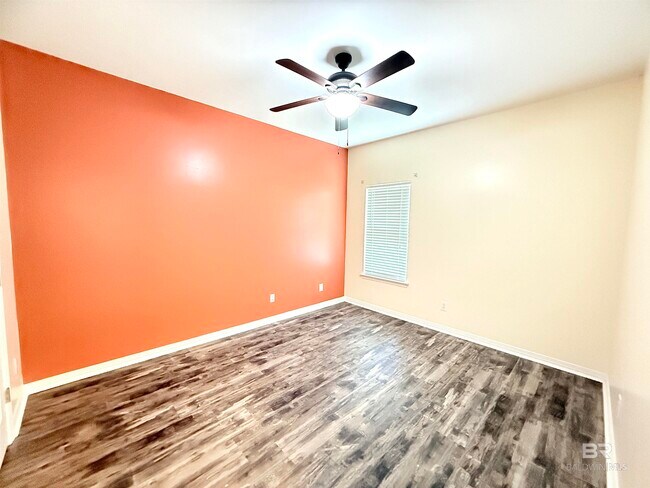 Building Photo - 31424 Oakridge Dr
