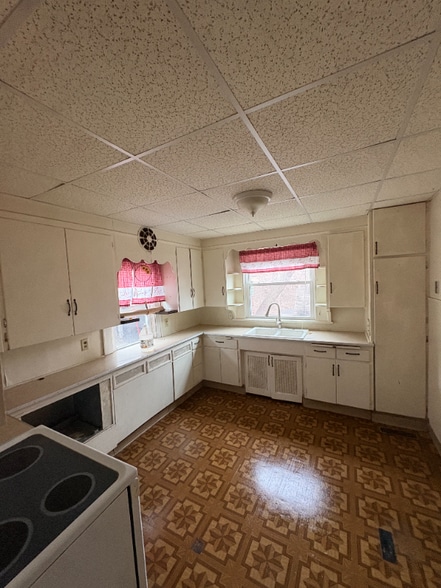 Building Photo - 204 Pekin Ave