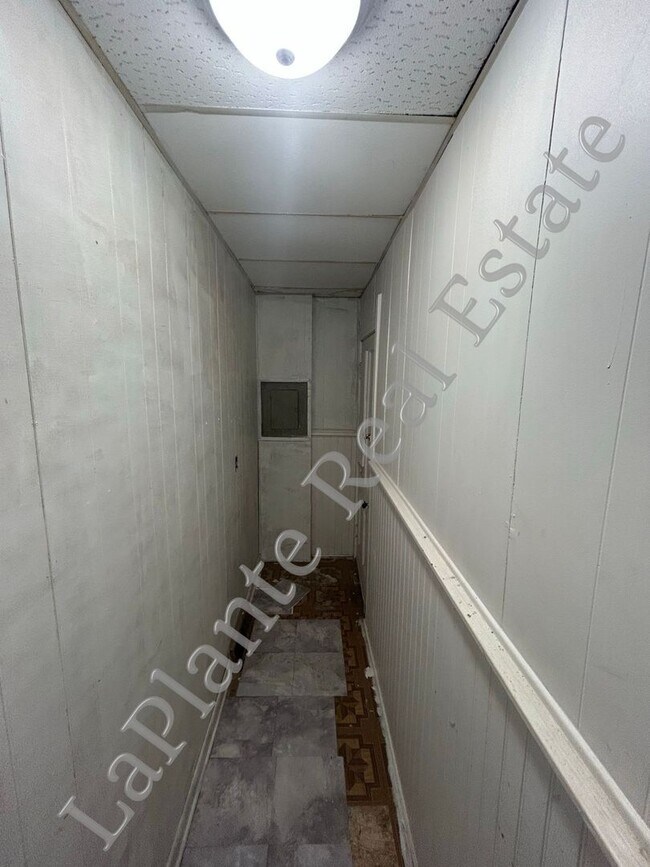 Building Photo - 1222 Idaho St