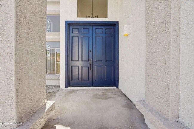 Building Photo - 5953 W Aurora Dr