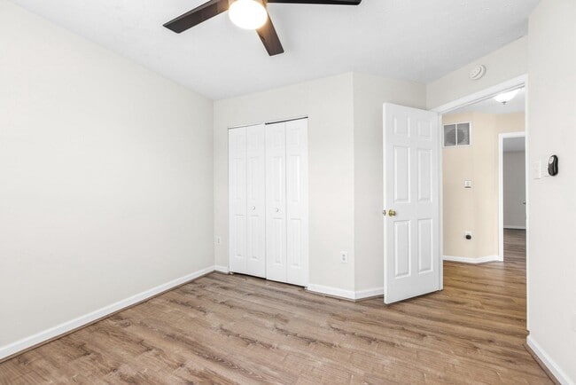 Building Photo - 210 Eisenhower Ct