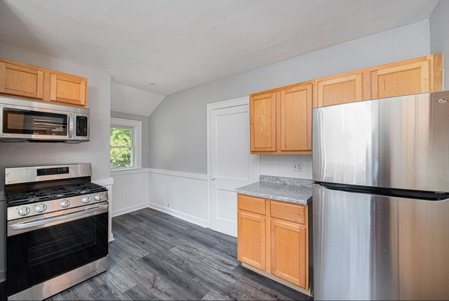 Building Photo - 817 Dorchester Ave SW