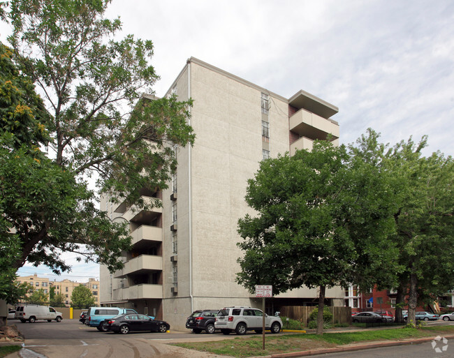 Primary Photo - Latitude 40 Apartments