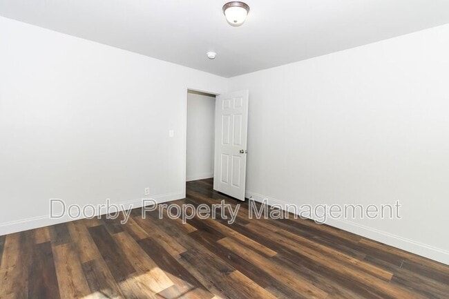 Building Photo - 512 Deck Dr