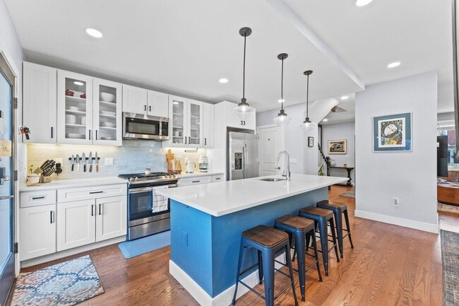 Building Photo - 76 Condict St