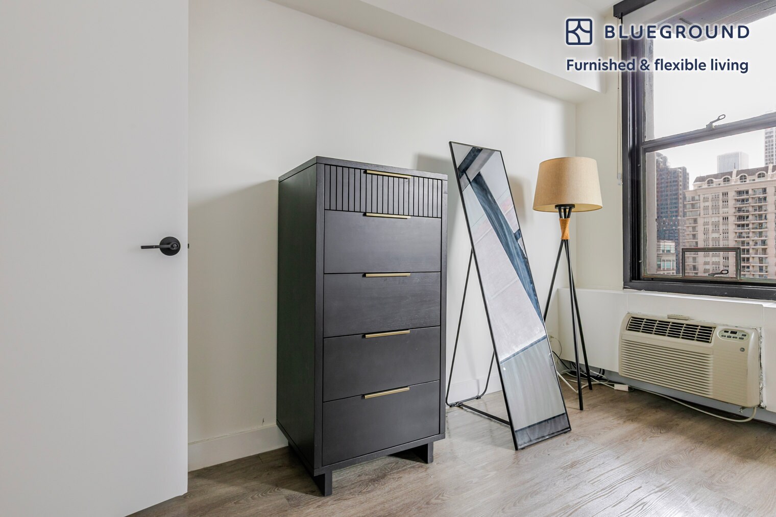 Building Photo - 21 E Chestnut St