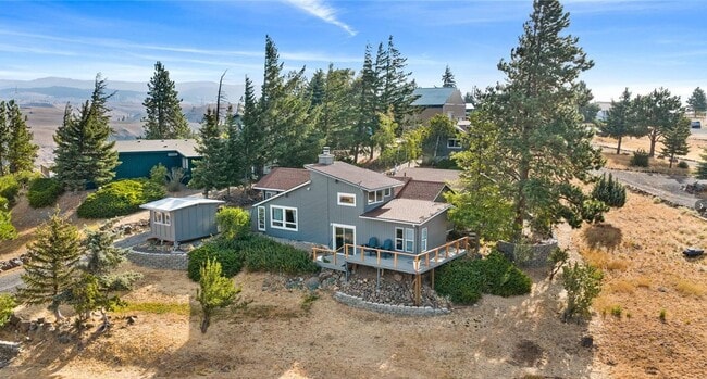 Building Photo - Spectacular Views Close to I-90!