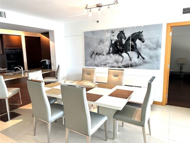 Building Photo - 1830 S Ocean Dr