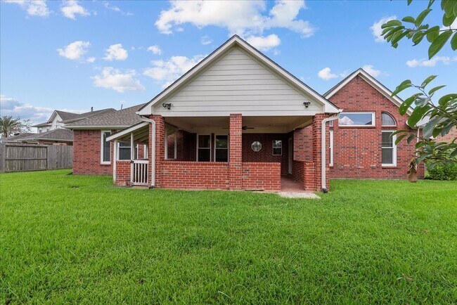 Building Photo - 2758 Laguna Pointe Dr