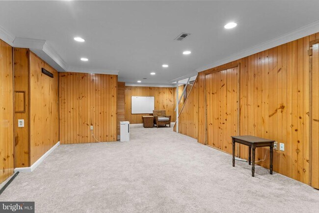 Building Photo - 435 N Mt Vernon Cir