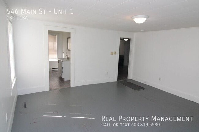 Building Photo - 546 Main St