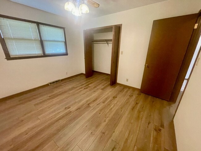 Building Photo - 3269 N Weller Ave