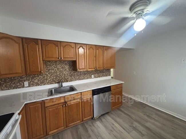 Building Photo - 163 Clear Lake Cir