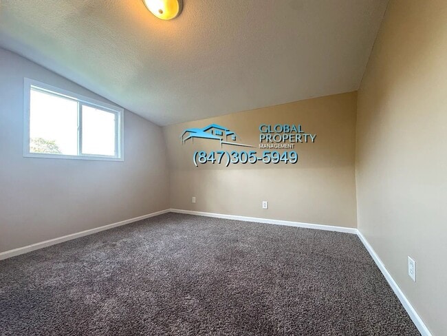 Building Photo - 5 Bedroom Home For Rent in Kankakee