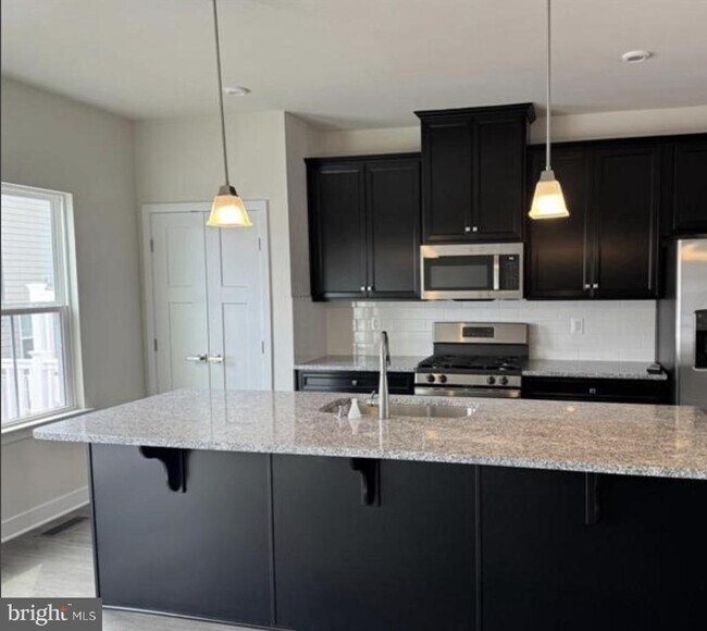 Building Photo - 5050 Orchid Bnd