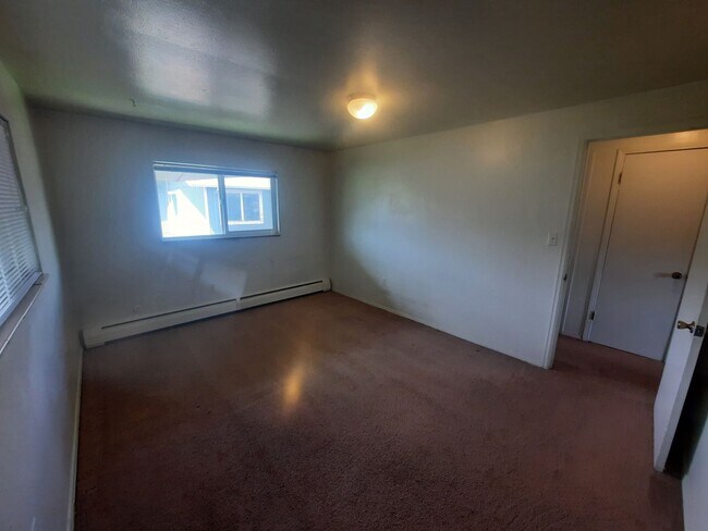 Building Photo - 2 bedroom near downtown Golden | Lots of natural light | Mountain views