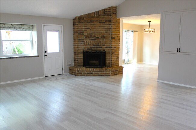 Building Photo - 1210 Three Forks Dr