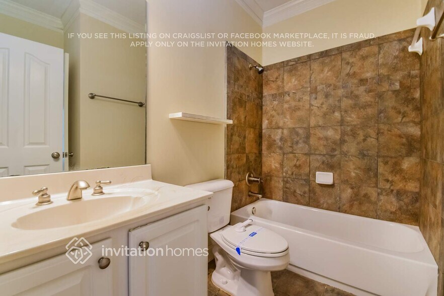 Building Photo - 660 Brittany Manor Ln