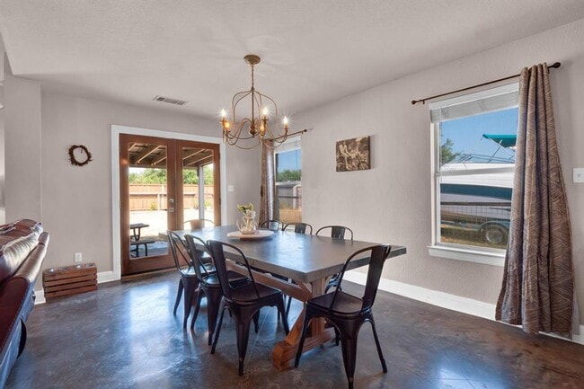 Building Photo - 10270 Twin Lake Loop