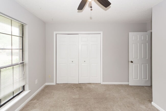 Building Photo - 2 Bedroom 2 Bath Townhouse in Crowfield Pl...