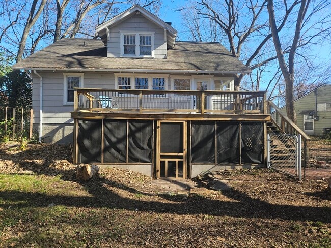 Building Photo - 619 S Kentwood Ave