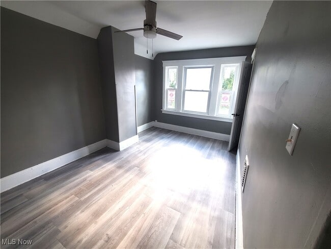 Building Photo - 1095 E 146th St