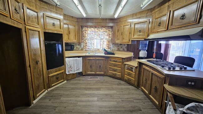 Building Photo - Rural Living at Its Finest – 2BR Home with Open Desert Views