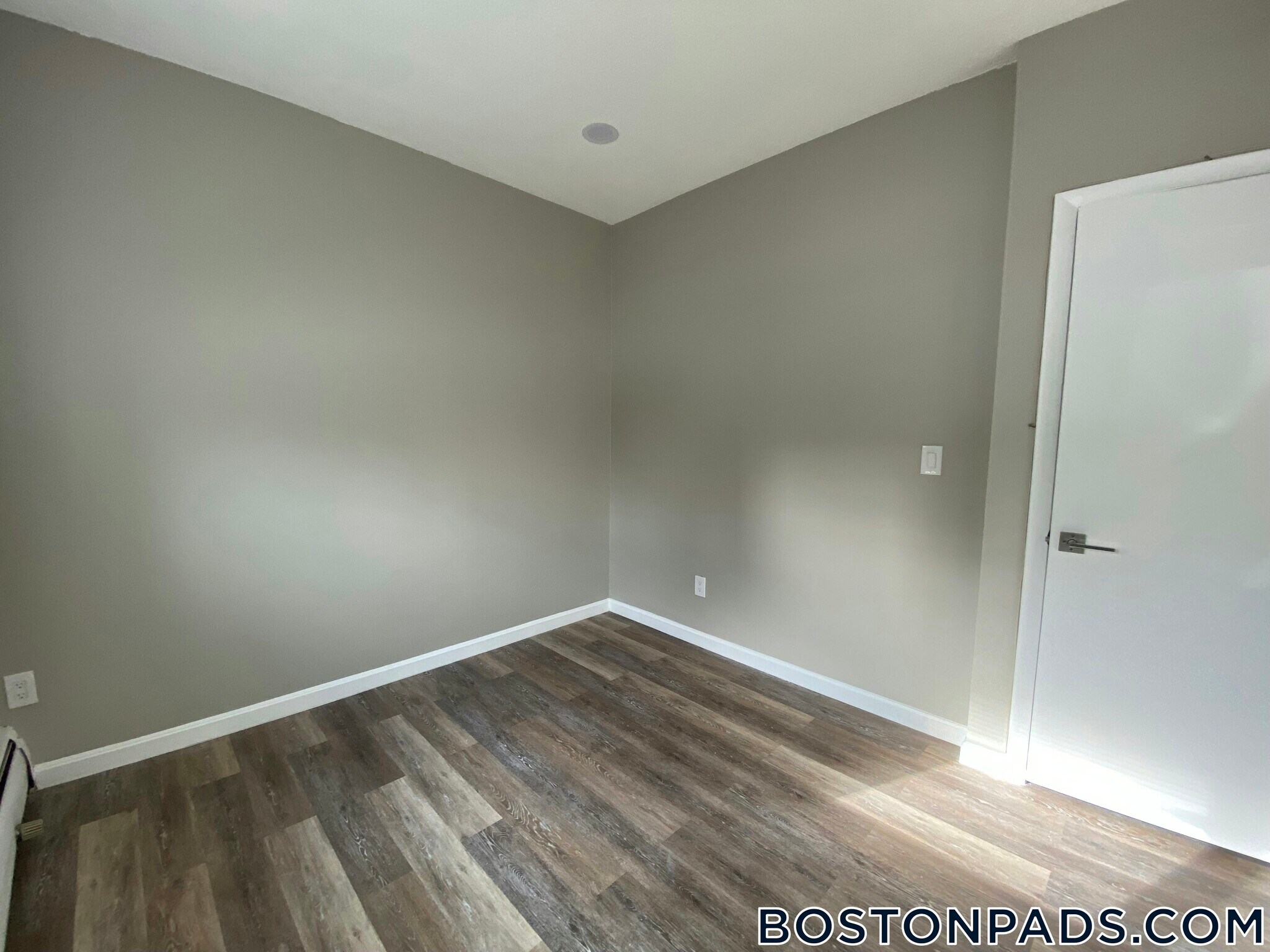 Building Photo - 50 Evergreen St