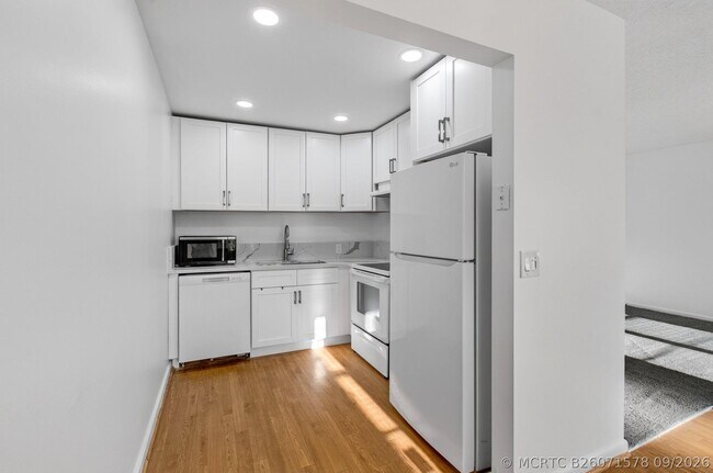 Building Photo - 45 Dorset B