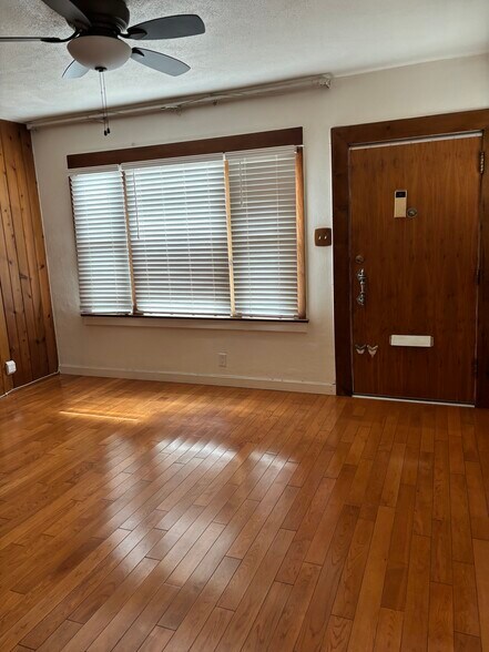 Building Photo - 1127 S Rimpau Blvd