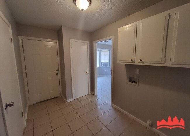 Building Photo - 5737 Scottsdale Ave