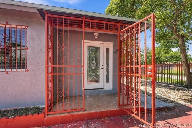 Building Photo - 4952 NW 21st Ave