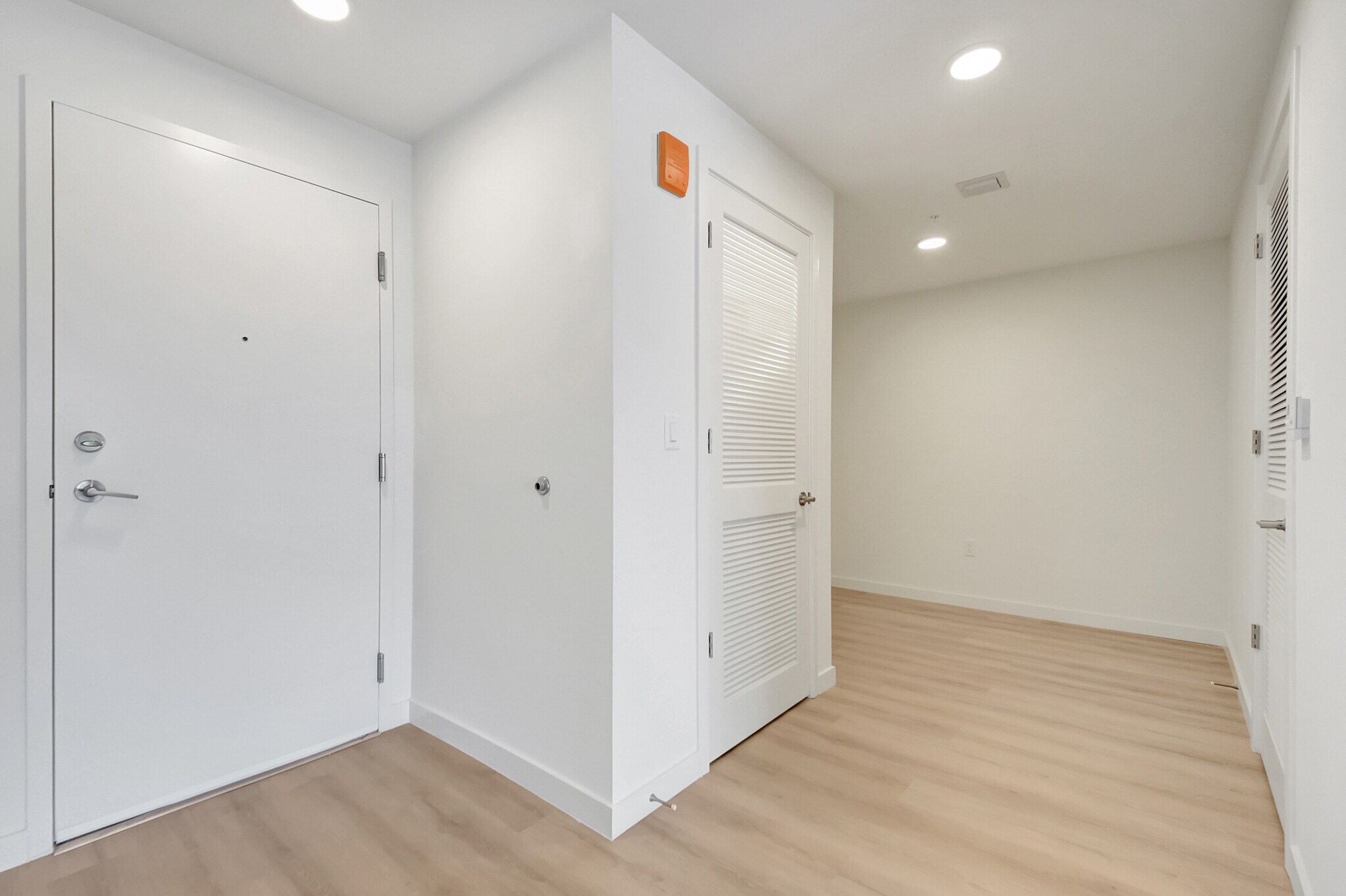 Building Photo - 321 Princeton Dr