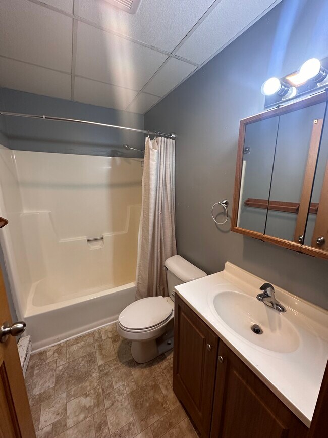 Building Photo - 2711 Jelinek Ave